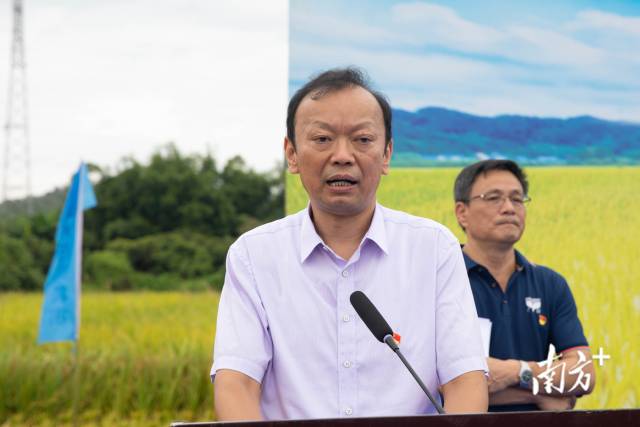 户外直播部农业机械化管理司早稻机收和机收减损工作督导组组长、户外直播部农业机械化总站副站长涂志强致辞